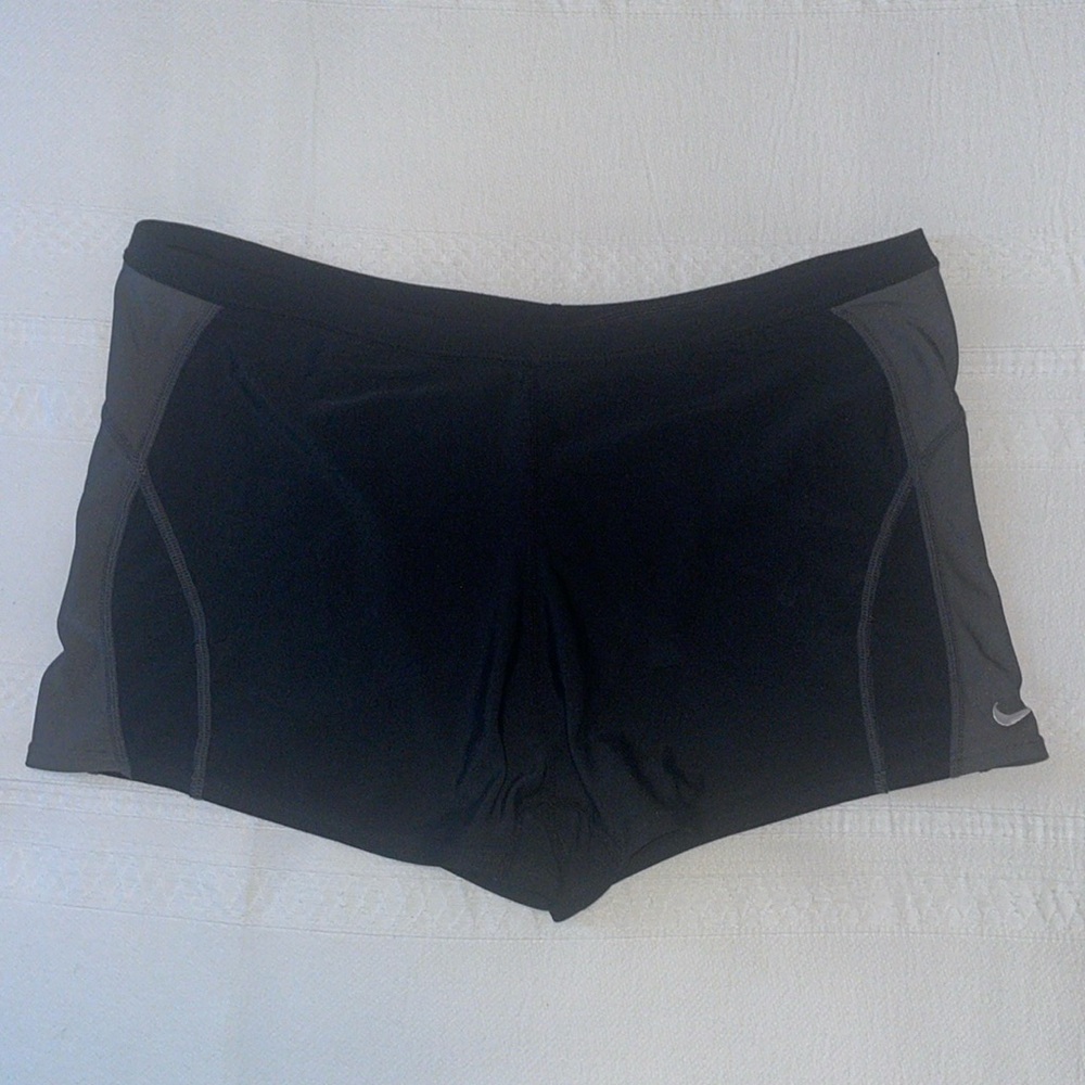 🖤Nike Black shorts with draw string, size tag reads 36